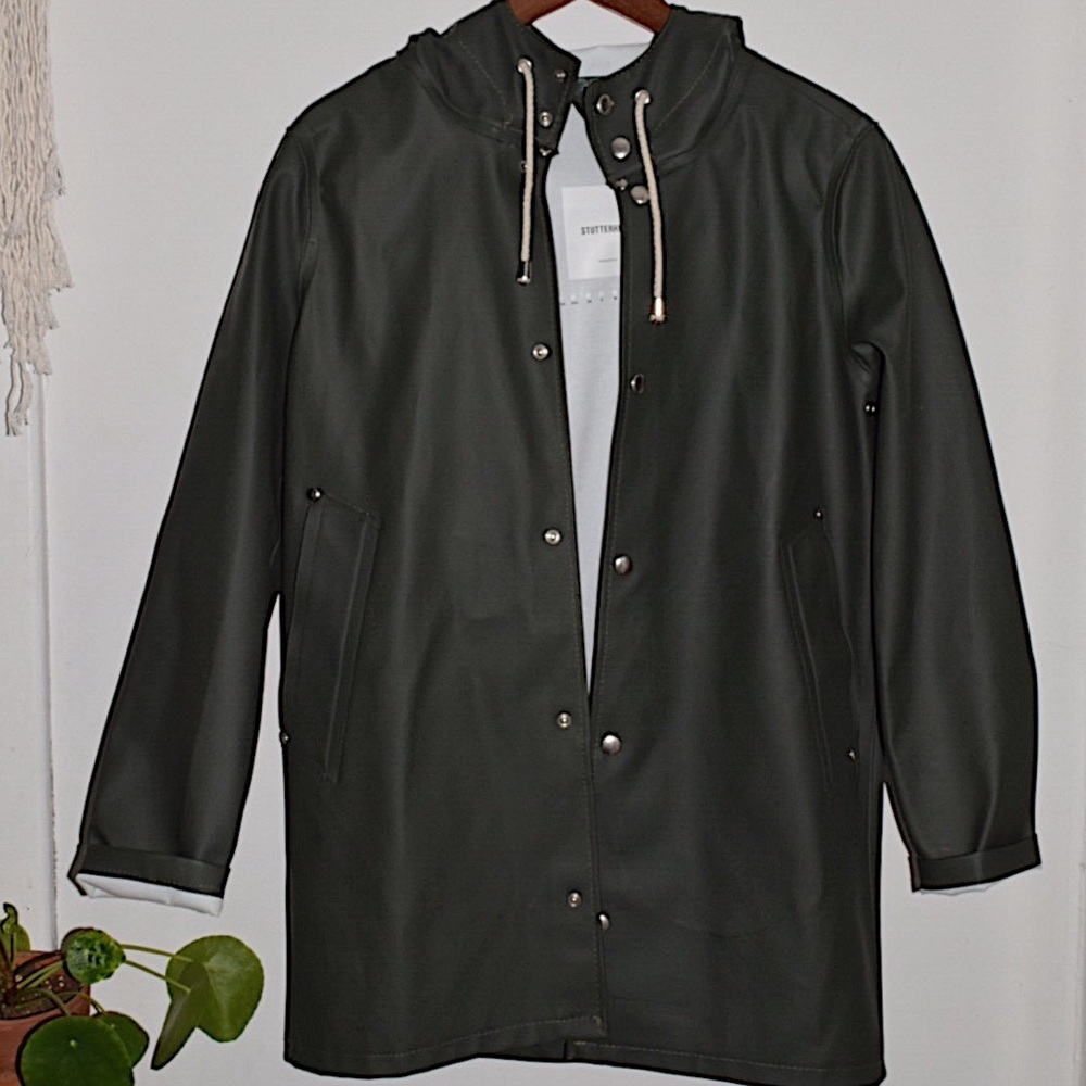 Stutterheim Green Raincoat - Picture 3 of 4